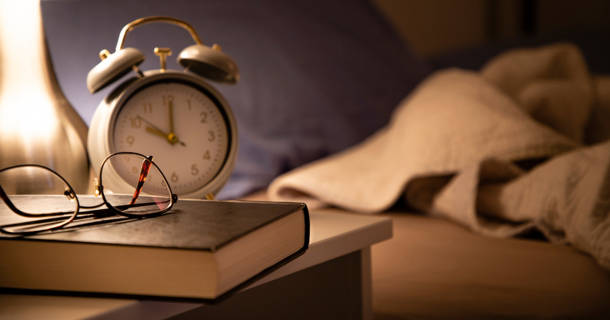 Calm bedroom environment optimized for stable overnight blood sugar